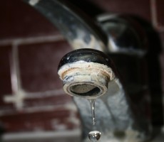 water tap 1575418